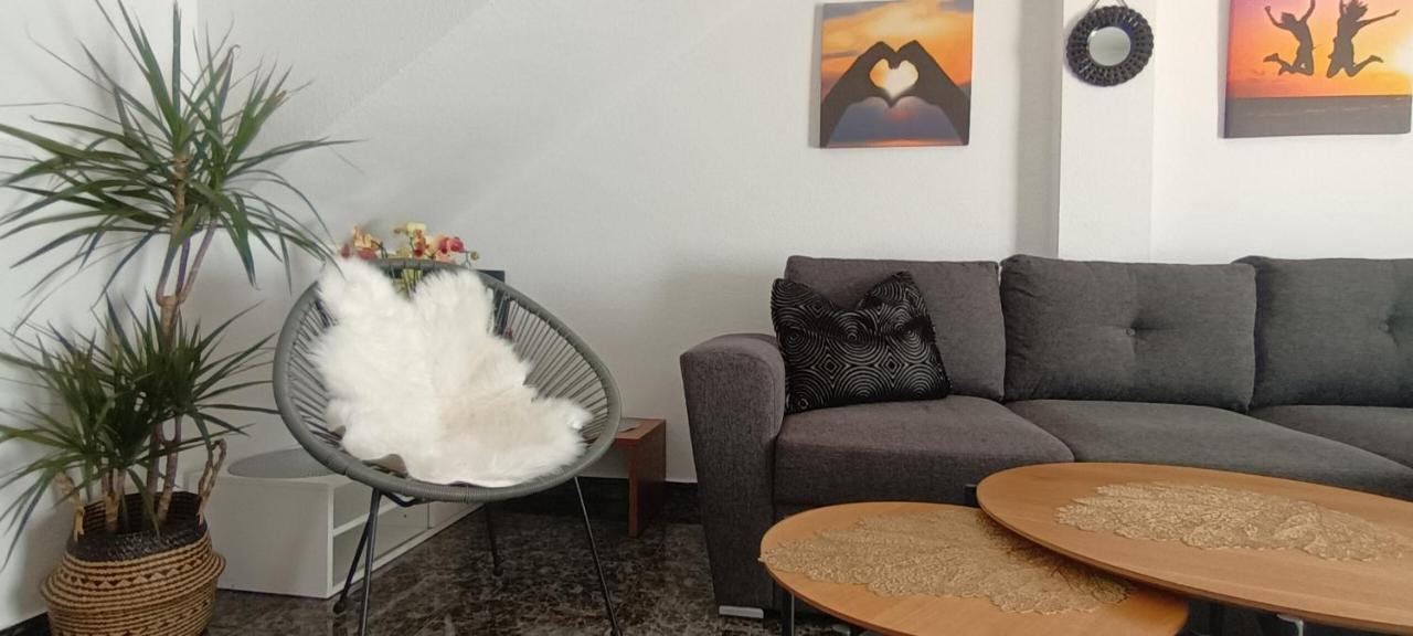 Sunrise Den, A Pie De Playa, Vista Al Mar Y Piscina Villa ปวยร์โต เด มาซาร์รอน ภายนอก รูปภาพ