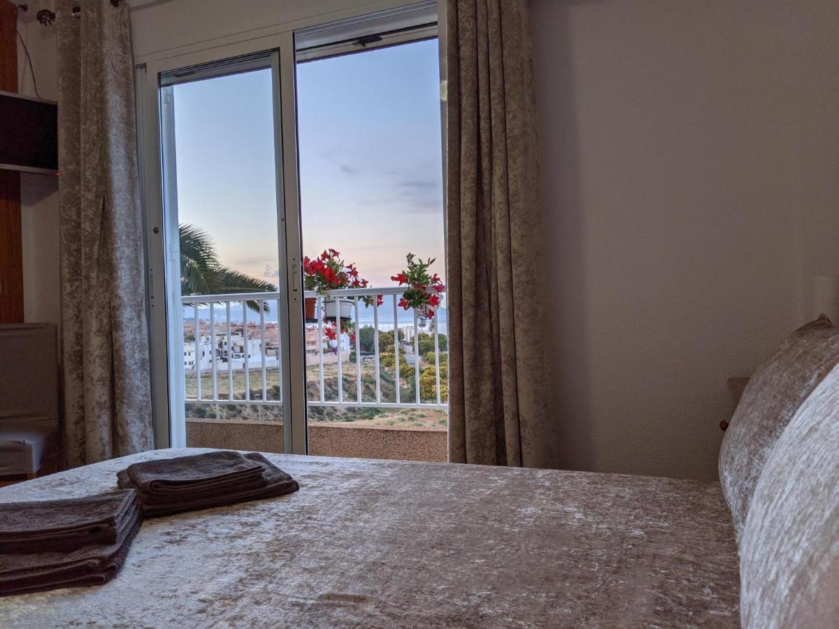 Sunrise Den, A Pie De Playa, Vista Al Mar Y Piscina Villa ปวยร์โต เด มาซาร์รอน ภายนอก รูปภาพ