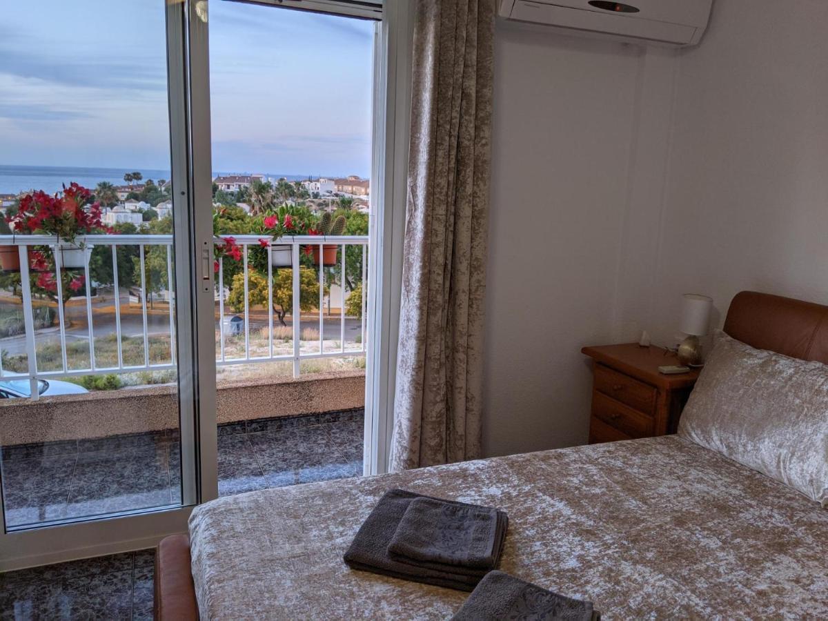 Sunrise Den, A Pie De Playa, Vista Al Mar Y Piscina Villa ปวยร์โต เด มาซาร์รอน ภายนอก รูปภาพ
