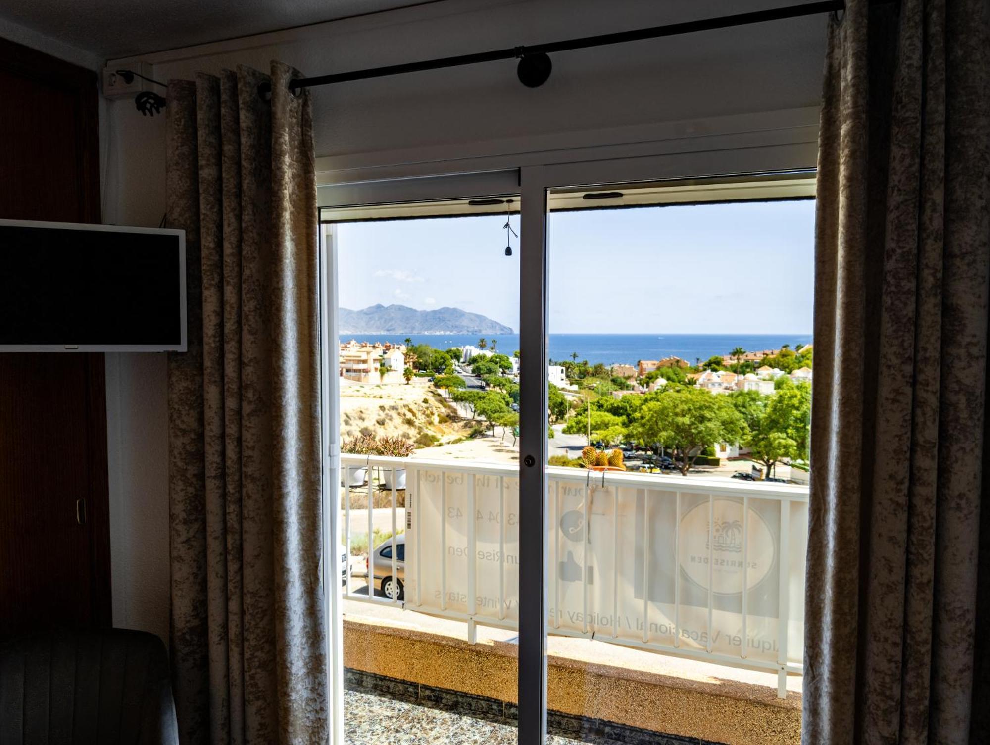 Sunrise Den, A Pie De Playa, Vista Al Mar Y Piscina Villa ปวยร์โต เด มาซาร์รอน ภายนอก รูปภาพ